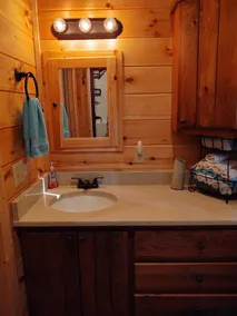 Romantic Getaway! 15 min to Lake Lure / Chimney Rock / 45 Min Blue Ridge Parkway - Image 4
