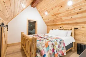 Tree House Oasis, conveniently located in the heart of Bentonville - Image 3