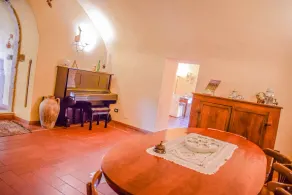 Detached villa with private pool 20 kms from Todi & Spoleto. Quiet area - Image 5