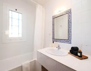 Villa in Costa Brava With Private Pool - Image 3