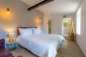 2-bedroom house at the foot of the city - Image 4