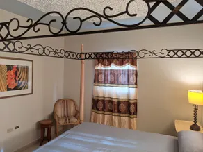 Smile Tangerine - One Bedroom Apartment - King Bed - Secure  Centrally Located - Image 3