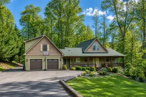 Lakefront home with private hot tub, dock, grill, game room, lake views & kayaks - Image 5