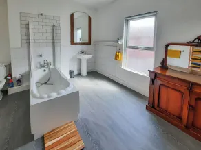 5 bedroom accommodation in Anfield, near Liverpool - Image 2