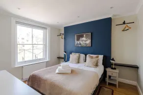 Charming Central London Retreat by Frankie Says - Image 4