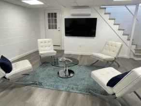 Charming Beach Cottage - Image 2