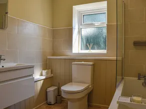 A peaceful farm stay within easy reach of stunning beaches and coastline. - Image 2