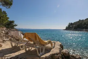 Secluded vacation home by the sea - Image 4