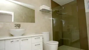 Luxury Studio Apartment on Gregory Street - Image 2