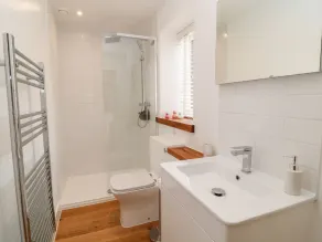 Pear Tree Cottage - Image 2