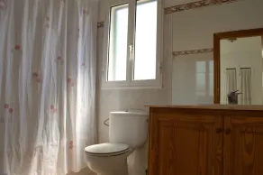 Pleasant villa with pool and air conditioning. - Image 2