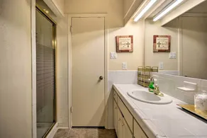 NY! Houston Apt w / Privat balkong: Downtown 14 Mi - Image 3