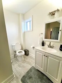 3 Bed / 1.5 Bath Townhome - Image 4