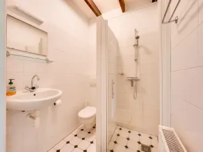 Holiday home with en-suite bathrooms, view over the meadows, near forests - Image 2
