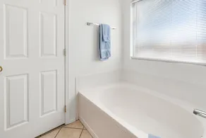 3BR Free Early Check In, mountain views, community pool - Image 2