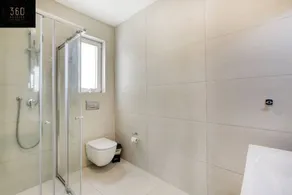 Beautiful, stunning 3BR home, opposite the harbour - Image 2