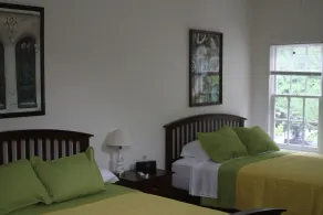 Historic Downtown Bristol Apartment - Image 4