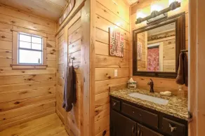 Robin’s Nest – Cozy Broken Bow Cabin with Private Hot Tub - Image 5
