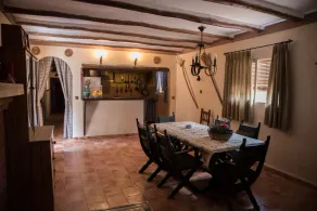Quinta andaluz tradicional espaçosa com impressionante piscina privada. - Image 4