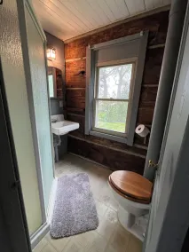 Authentic Log Cabin: The Den - Image 3