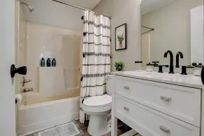 Modern House by Indy Motor Speedway w/3BR - Image 3