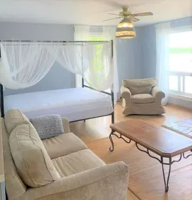 LAKEHOUSE CHALET on Sky Lake, 5 Bed, Majestic Sunsets and Spacious living - Image 4