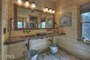 Luxury Mountain Cabin with Stunning Panoramic Views - Image 2