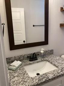 ⭐️Hot Tub⭐️ Luxury Getaway Near GSP Airport Downtown Greer Greenville Spartanburg  - Image 5