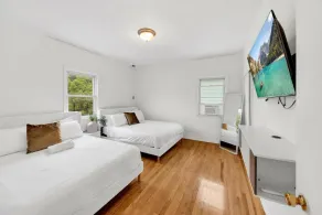 Spacious 3BR Luxe Escape near NYC - Image 4