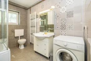 Bellona Apartman& Pool - Image 4