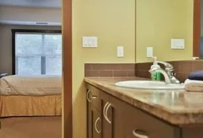 2 BDR Condo / Hot Tub / Gym - Image 4
