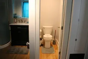 Hela huset, gå till campus, stor veranda! Remodeled och ren! - Image 5