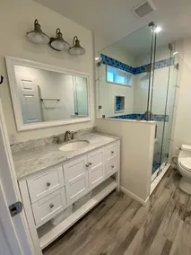 Cozy Beach Cottage -Private Patio & AC Walk to Beach, Pier, Shops & Restaurants - Image 2