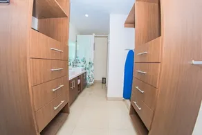 Beautiful 3B/2Ba Spacious Ground Corner Condo! - Image 3