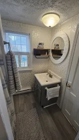 Charming Cottage Steps to Pine Point Bch - 1 mile OOB outside Scarborough w/ AC - Image 3