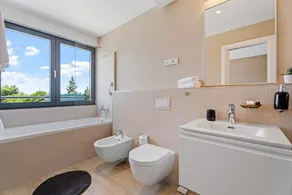 Luxury, seafront Villa Petra with heated pool only 50m from beach - Image 3