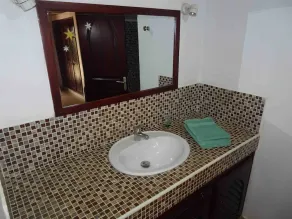 Secured Nianing residence - Image 3