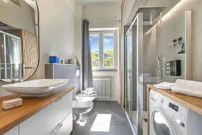 Suono del Lago, AC 50 mt from Lake and View Terrace - Happy Rentals - Image 3