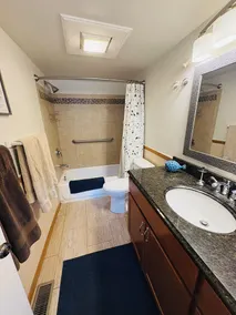 Lakefront Home for Rent - Image 3
