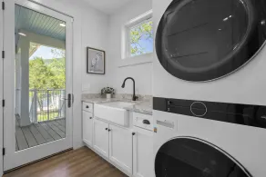 Brand New LAKE FRONT-6 BR 7 BA home with direct views of Rumbling Bald - Image 5