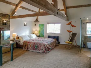 2 bedroom accommodation in Beeby - Image 4