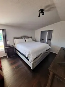 Serene Escape Villa: Pool, Hot Tubs, Games, Sauna, & Steam Room & much more fun! - Image 5