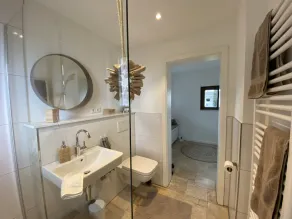 Idyllically located country house with terrace, parking and attention to detail - Image 3