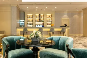 Astoria Grand Hotel - Image 2