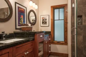 Superb Music Themed Bungalow Close to Everything Ideal Executive or Family Stay - Image 4