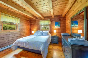 Bay-View. Waterfront Log cabin on the bay. Pet Friendly.  - Image 5
