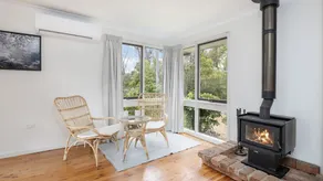Alencon | Charming home with 2 Fireplaces in a bush setting - Image 3