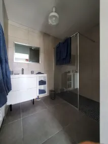Hydrangea, family and friends cottage - Image 5