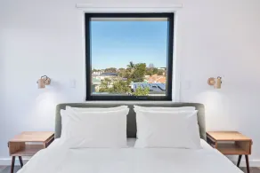 Chic Mezzanine Guest House with Modern Amenities - Image 4