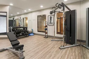 1-Bedroom King Suite | Free Breakfast & Pool Reno - Image 2
